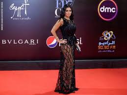فاجأت الفنانة رانيا يوسف، جمهورها بإطلالة جديدة و غريبة فى حفل ختام مهرجان القاهرة السينمائى الدولى فى دورته الـ40. Ø±Ø§Ù†ÙŠØ§ ÙŠÙˆØ³Ù ØªØ­Ø°Ù ØµÙˆØ± ÙØ³ØªØ§Ù†Ù‡Ø§ Ø§Ù„Ø¬Ø±Ù‰Ø¡ Ù…Ù† Ù…ÙˆØ§Ù‚Ø¹ Ø§Ù„ØªÙˆØ§ØµÙ„ Ø§Ù„Ø§Ø¬ØªÙ…Ø§ Ù…ØµØ±Ø§ÙˆÙ‰