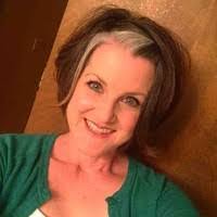 Robyn Spicer's Instagram, Twitter & Facebook