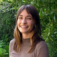 Ellen Janda's Instagram, Twitter & Facebook