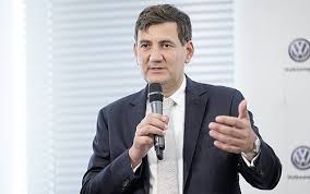 Martin hofmann ist generalbevollmächtigter der volkswagen ag und seit dezember 2011 leiter dort leitete er zuletzt den bereich digital supply chain in den usa. Vw Kampft Um Fachleute Unternehmen