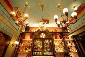 Oh monsieur cannibale j'n'veux pas mourir monsieur cannibale laissez moi partir. Bar Monsieur Cannibale Picture Of Monsieur Cannibale Athens Tripadvisor