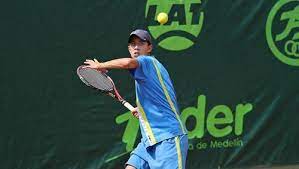 El número 112 del mundo, sucumbió ante los 18 saques directos de sonego, que levantó el primer set, se llevó el segundo y que pese a ir por detrás en el tercero. Daniel Elahi Galan Del Muro Al Top 1000