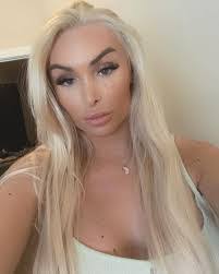 Jessica Novick's Instagram, Twitter & Facebook