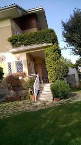 Abbiamo 21 alloggi in vendita per la tua ricerca di lungomare fregene a partire da 65.000€. Fregene Villa Con Giardino A Roma In Affitto