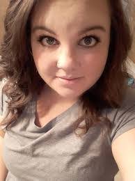 Lacey Burt's Instagram, Twitter & Facebook