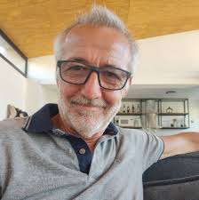 ⚫ Este jueves, a los 84 años, murió el histórico y emblemático cantante y  miembro fundador de Vox Dei, Willy Quiroga. En agosto, el músico había  anunciado su alejamiento de los escenarios