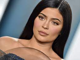 In july, forbes revealed that jenner has an estimated net worth of $900 million. Kylie Jenner Net Worth How The Mogul Built Her Fortune