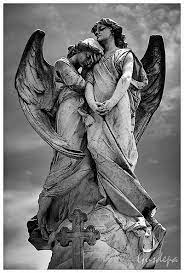 Monumento Mortuorio En El Cementerio De La Ciudad De Carmelo Uruguay 1844 Arte De Cementerio Estatuas De Angeles Esculturas De Arte