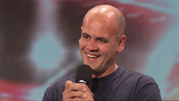 Vídeo: Carpinteiro brilha no «The X Factor»