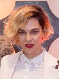 Tania Muller's Instagram, Twitter & Facebook