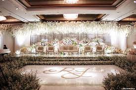 Rico And Jessica S Wedding Reception Venue At Mandarin Oriental Jakarta Decoration By Eikona Design O Tempat Pernikahan Ide Perkawinan Upacara Pernikahan