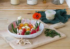 Recettes et idées pour manger plus de légumes, par prince de bretagne. Mini Potager Aperitif De Crudites Sur Lit De Houmous L Atelier V Alimentation Positive Bio Legumineuse Et Vegetale