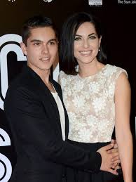 He is serving as a federal deputy to the lxiv legislature of the mexican congress. Barbara Mori Rompe El Silencio Sobre Situacion De Su Hijo