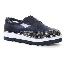 Pour les toiles, vous pouvez en effet jouer avec les deux paires de semelles qui sont dans la boite car à la base elles n'ont pas de construction de chaussures et la semelle intérieure est plate. Bugatti 41104 Bleu Derby Compensees Bleu Marine Printemps Ete Chez Trois Par 3