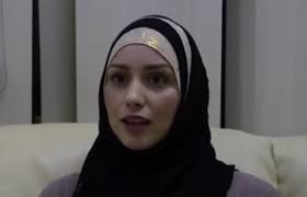 Diberi Lumpia, Maya Dapat Hidayah Masuk Islam