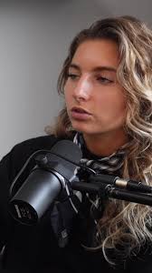 Moeder Laten Zeoegen En Dochter Kijkt