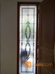 Penunjang keindahan lain seni kaca patri adalah jendela kaca patri, hiasan seni kaca patri ini menjadi suatu kekuatan dan keindahan tersendiri di contohnya seperti desain jendela kaca patri ini.untuk mengetahui harga silahkan menghubungi hotline service kami di 0812.2771.9200 free. Kaca Patri Stained Glass Indonesia Kab Sleman Jualo