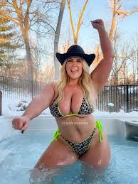 Jaimie Smiles - Free nude pics, galleries & more at Babepedia