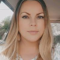 Mara Cummings's Instagram, Twitter & Facebook