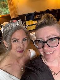 Stephanie Woomer's Instagram, Twitter & Facebook