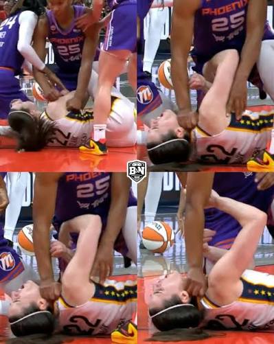 Alyssa Thomas with her fist on Caitlin Clark's throat. No foul on this play.  👀