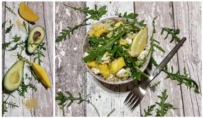 However, as you most likely know, cut up avocado oxidizes quickly and turns brown, so this salad is best prepared right before serving. Iss Dich Fit Couscous Salat Mit Mango Und Avocado Essen Ohne Grenzen