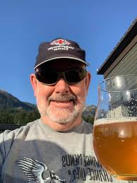 Nothing but a beer the ocean 🌊 and your best buddy chilling 🤙🐶