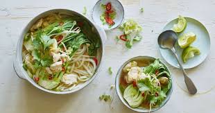 Quick Easy Vite Pret Parfait Pour Le Soir Gingembre Pak Choi Coriandre Piment Et Pousses De Har In 2020 Schnelle Huhnersuppe Huhnersuppe Asiatische Huhnersuppe