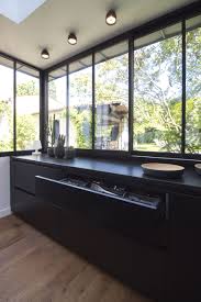 Cuisine Laque Mat Et Granit Verriere Baie Atelier Cuisine Noire Et Verte B Cuisine La En 2020 Cuisine Noire Veranda Cuisine Appartement Avec Petit Grenier