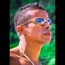 Listen to playlists featuring Bob Marley