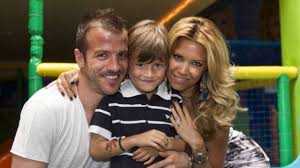 He is an actor, known for my time is now (2012), uefa champions league (1994) and sportclub (1974). Sylvie Und Rafael Van Der Vaart Wie Lange Spielten Sie Nur Noch Das Perfekte Paar Leute Bild De