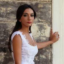Öykü gürman, çeşitli flamenco topluluklarında, okul orkestralarında solist olarak birçok performanslar sergiledi. Oyku Gurman Kimdir Kac Yasinda Nereli Boyu Ve Kilosu Biliyo Org
