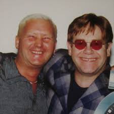 Who is the most famous celebrity you have ever seen in a gay bar?