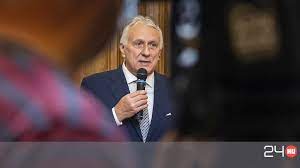 Nyomkövetőt kapott bige lászló házi őrizetben van bige lászló bige lászló letartóztatását nem rendelte el a milliárdos bige lászló letartóztatását, de nem is oldotta fel az ellene elrendelt. Bige Laszlo Szerint Mar Nemcsak Ot Hanem A Csaladjat Is Fenyegetik 24 Hu