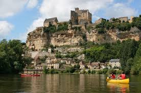 And the dordogne valley itself, between le buillon and aillac, an area including several of the finest for visitors who prefer to avoid the crowds,the dordogne has several very attractive small towns that. Rafting Canyoning Dordogne River 13 Touren Zum Bestpreis 2021 Checkyeti