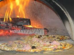 Küüslauk kaste sibul juust peekon salaami hakkliha šampinjonid oliivid jalapeno kebab. Pizza A Emporter Au Feu De Bois A Trevoux Pizza A Emporter Vers Neuville Sur Saone Pizza Du Cedre