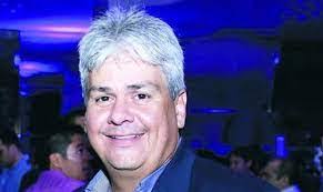 Judge orders capture of man sentenced for scamming newspaper