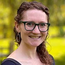 Elise Barry's Instagram, Twitter & Facebook