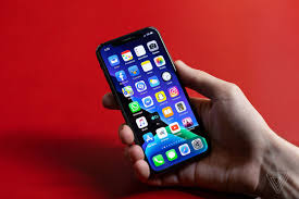 As a result, using dark mode on oled devices like the iphone x and newer tends to conserve battery life. How To Automatically Switch Your Iphone From Light To Dark Theme The Verge