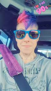 Mohawk Mom (@mohawk_mommie)