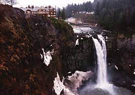 On highway 202 in snoqualmie just at the top of snoqualmie falls. Ein Flug Uber Twin Peaks Kotzendes Einhorn