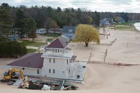 Your year round silver lake vacation home in a beach cove is ready for your group of up to 12. Home Away Silver Lake Michigan
