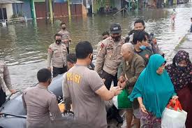 Info loker (lowongan kerja) update terbaru wilayah ntt has 20,616 members. Telepon Pejabat Bbws Di Semarang Risma Nyalakan Lima Pak Pompanya Terlalu Lama Kasihan Warga Halaman All Kompas Com