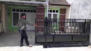 Produk besi di asia bengkel las tergolong banyak diminati oleh masyarakat jakarta selain kanopi minimalis adalah pagar besi.ada beberapa konsumen menyebutnya pintu dorong atau pagar rumah. Ide 13 Pintu Geser Pagar Besi Simple Dan Minimalis