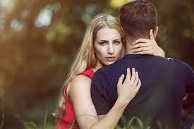 Namun anehnya ada saja anda lelaki kenapa harus malu? 7 Cara Elegan Menarik Perhatian Cowok Tanpa Terkesan Memaksakan Diri