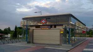 El 22 de mayo de 2012, metro confirmó que realizaría una segunda etapa de construcción de la línea 3, que partiría una vez finalizados los trabajos en 2018, y que permitirían la creación de la nueva estación hospital militar como nueva terminal de la línea por el oriente. Querella Criminal Contra El Responsable De Transportes En Madrid Por La Huelga De Metro