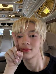 🐱 Yay! Thank you everyone. For those who've known me for long, let's stay  together for a long time. For those who just got to know me, it's nice to  meet you.