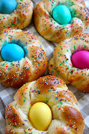 While the dough is rising, cube the salami, cheese and pancetta. Recipe Italian Easter Egg Bread Desserts Ostern Schokoladenostereier Ostern Schokolade