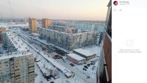 Мжк, пережив вчерашний страшный вечер и беспокойную ночь, всё еще гудит — повсюду слышны. Transportnyj Kollaps I Sgorevshie Pavilony Kadry S Pozhara Na Ulice Vysockogo