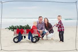 25 Creative Places To Take A Christmas Photo Shutterfly Family Holiday Pictures Christmas Photos Family Holiday Photos